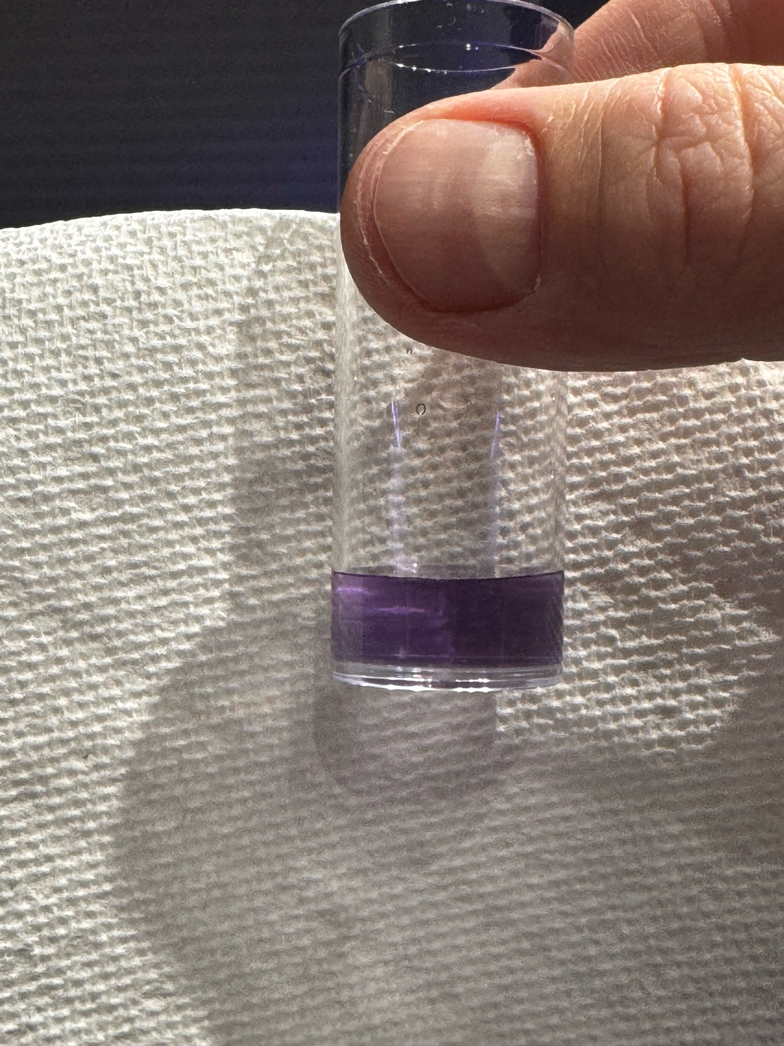 Which color to use for salifert magnesium test purple or blue